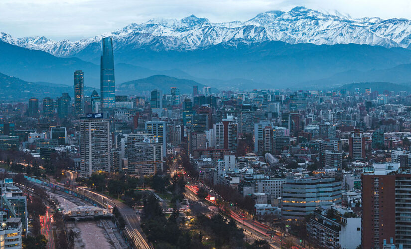 Com pontos importantes a serem visitados, como a imponente Cordilheira dos Andes, a cidade encanta visitantes e até moradores com seus atrativos