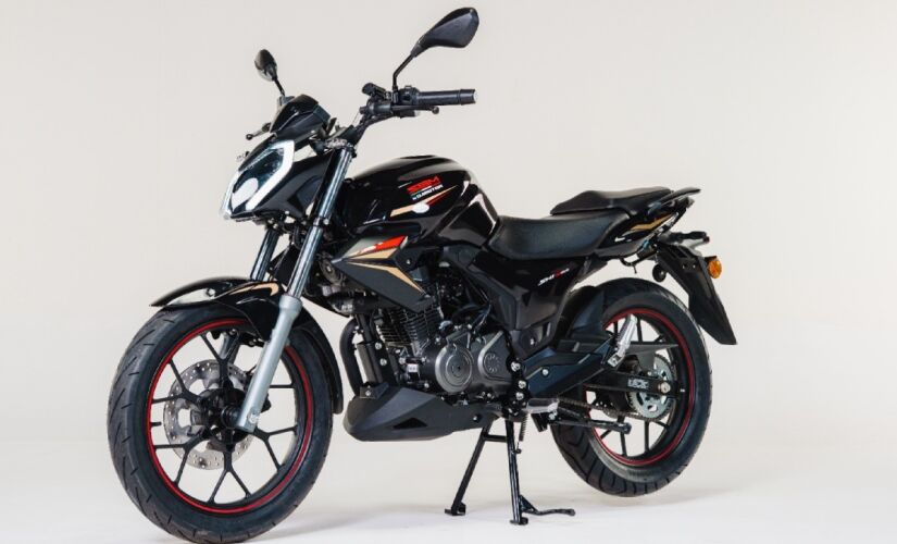 Com painel totalmente digital, a nova JEF 150 proporciona uma leitura clara e imediata das informações essenciais