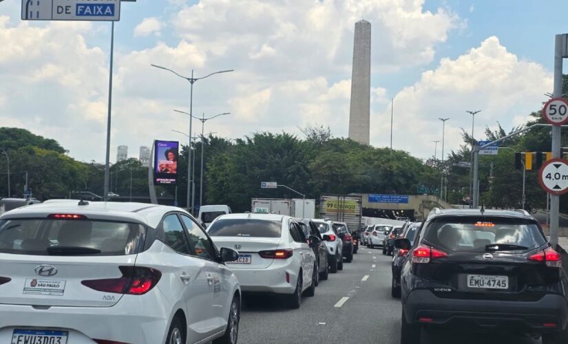 Segundo a Companhia de Engenharia de Tráfego (CET), a suspensão é motivada pela queda natural no fluxo de carros