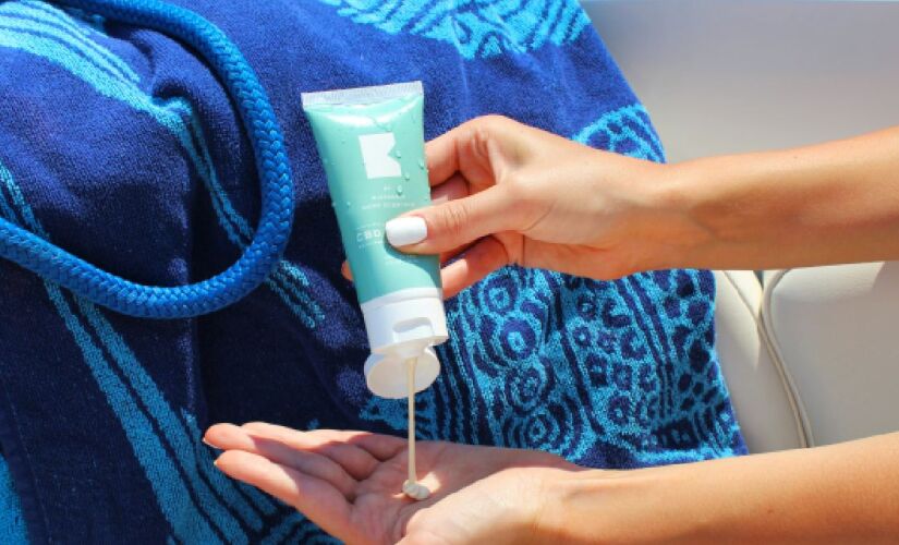 Uso incorreto do protetor solar é um dos principais motivos de queimaduras durante viagens de verão