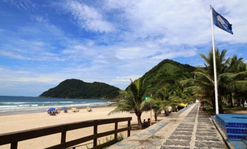Praia recebeu por 16 vezes o selo de Bandeira Azul como uma das mais limpas do mundo 