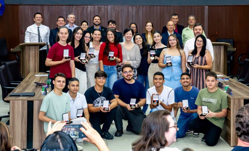 Alunos foram indicados por suas escolas, tanto de rede pública, como privada