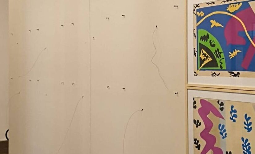 Quadros arrancados pelos ladrões na Biblioteca Mário de Andrade