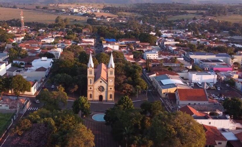 Chamada de capital da aventura, cidade atrai turistas de todo o país