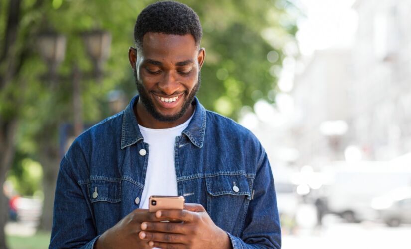 Na prática, o programa CNH do Brasil transforma o celular em uma espécie de sala de aula portátil.