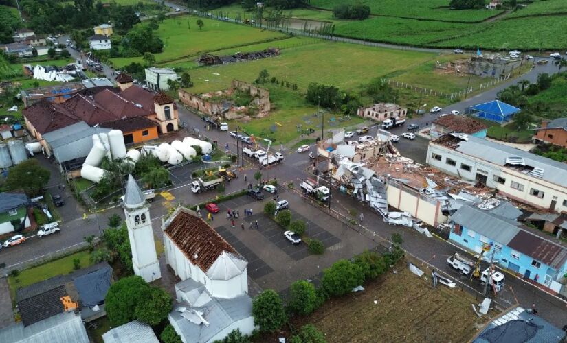 Tempestade severa afetou prédios religiosos, vinícolas e áreas urbanas