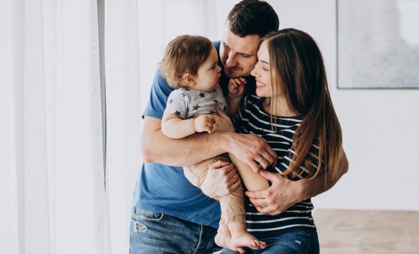 A definição correta dos graus de parentesco aparece em situações práticas, como heranças, pensões, processos de adoção, regras de nepotismo, concursos públicos e até na organização familiar.