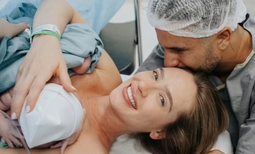 Beb&ecirc; &eacute; fruto do relacionamento de Italo Ferreira com a nutricionista Sofia Larocca