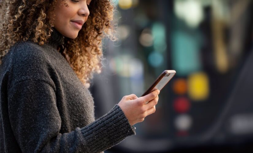 Configurar iPhone ou Samsung Galaxy reduz golpes e elimina invasão de privacidade