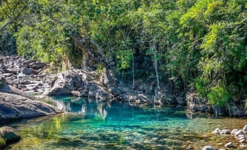 Trilhas leves, piscinas naturais e paisagens de serra revelam um Vale do Paraíba mais silencioso, longe do turismo de massa