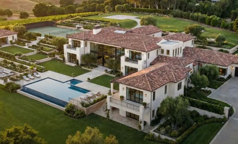 Mansão no bairro de Bel Air, em Los Angeles