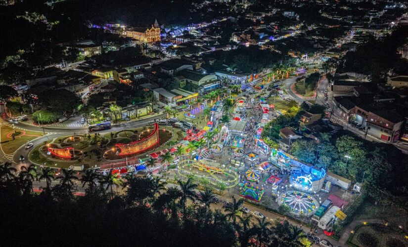 Natal de Luz de Santana de Parna&iacute;ba, na regi&atilde;o metropolitana de S&atilde;o Paulo