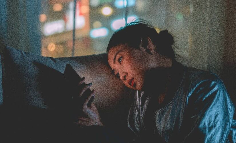 "Rage bait", traduzida literalmente como "isca de raiva" é o termo escolhido para representar a palavra de 2025