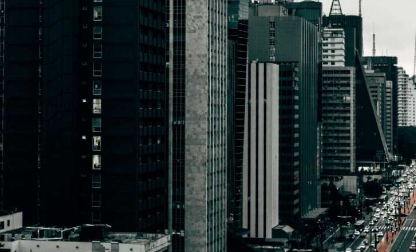 Levantamento analisou 170 grandes centros urbanos com base em trânsito, custo de vida e mais