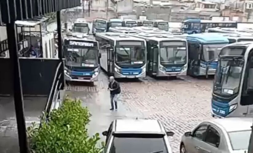 Paralisação ocorria devido aos atrasos do 13&ordm; salário e do vale-alimentação dos funcionários