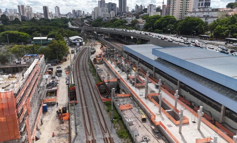 Vias da Linha 11-Coral da CPTM serão bloqueadas para passagem do tatuzão