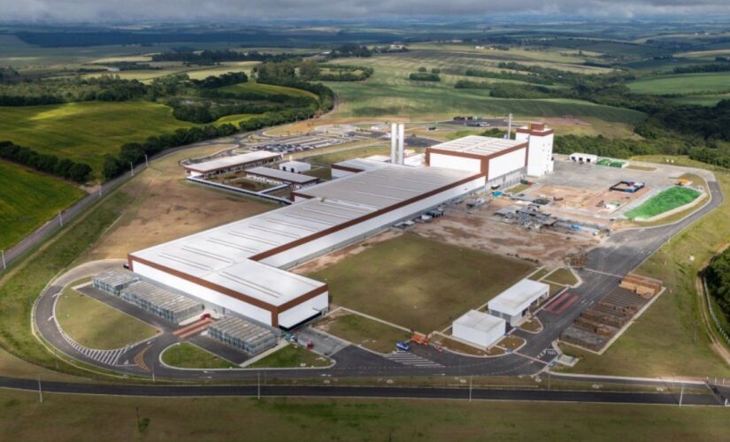 Nova unidade é a primeira fábrica de garrafas de vidro do estado do Paraná