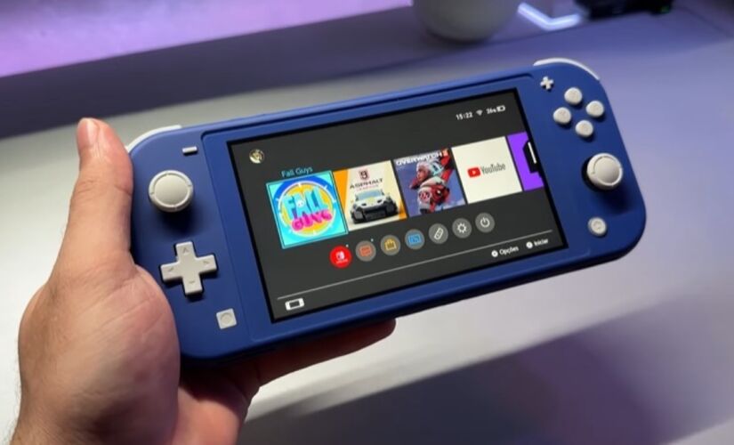 O Switch Lite segue como porta de entrada para quem quer jogar títulos do ecossistema Nintendo gastando menos.