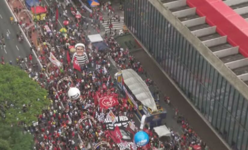 Via foi completamente bloqueada por volta das 14h deste domingo (14/12), segundo a CET