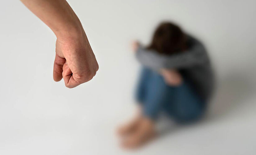 Quando uma mulher perde a voz, ela perde tudo; perde autonomia, clareza, percepção de risco e capacidade de pedir ajuda