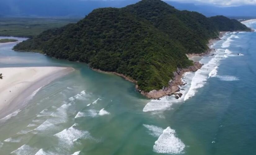 É possiivel você chegar nessa praia de trem, saiba como 