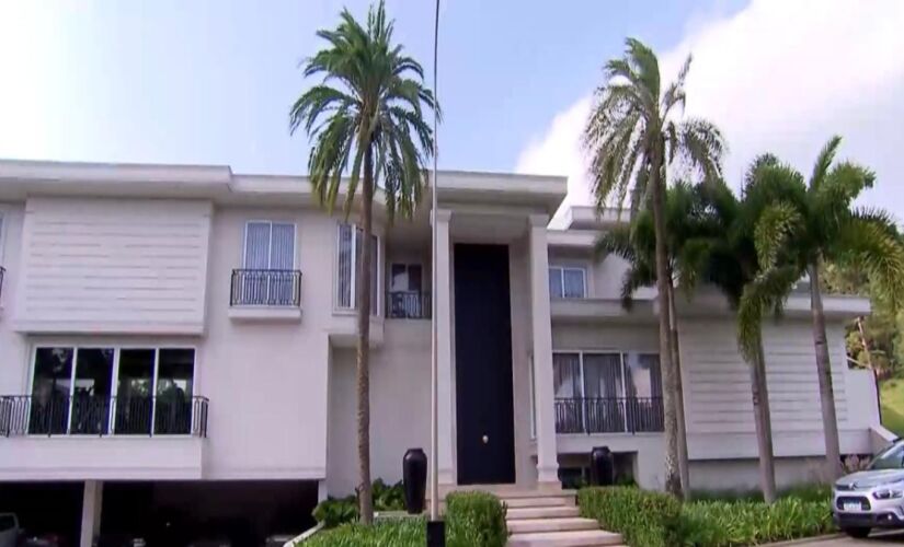 Mansão reúne mini cidade para as filhas cinema gigante e áreas de lazer fora do padrão