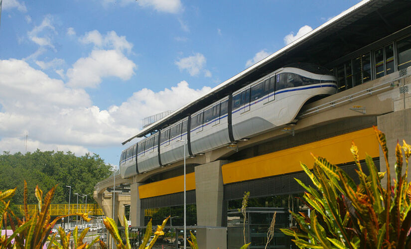 Sistema fica mais exposto aos efeitos do vento em comparação ao metrô convencional