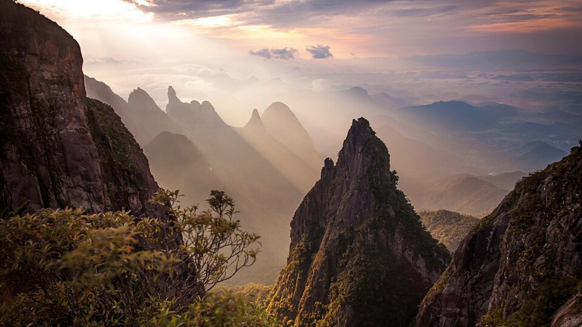 Unidade de conservação atravessa quatro municípios e recebe visitantes interessados em caminhadas, paisagens de altitude e contato direto com a natureza