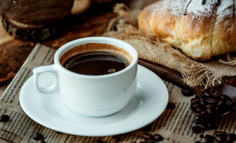 Resultado foi observado em homens e mulheres que mantinham o hábito diário da bebida ao longo do tempo