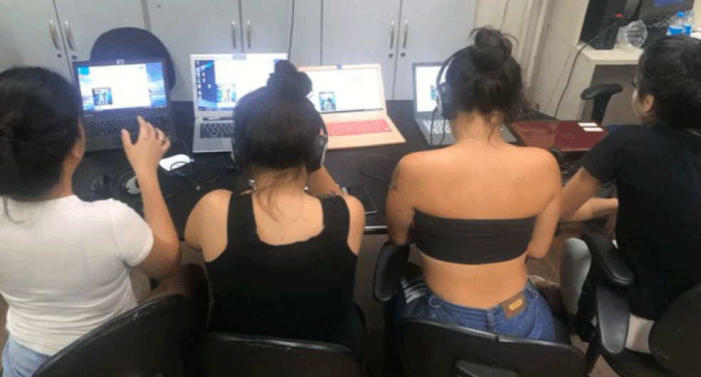 Quatro jovens foram presas suspeitas de atuarem em 'call center do crime' em São Paulo