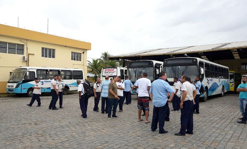 Na terça, empregados da Litoral Sul Transportes Urbanos encontraram o portão da garagem fechado