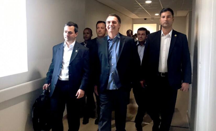 O presidente Jair Bolsonaro recebeu alta do hospital Albert Einstein, na zona sul de São Paulo, nesta quarta-feira 
