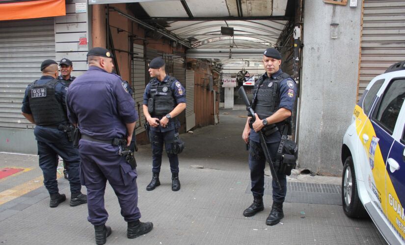 Interdição foi motivada por denúncias de venda de artigos falsos; operação foi realizada ontem pela Guarda Civil Metropolitana de SP
