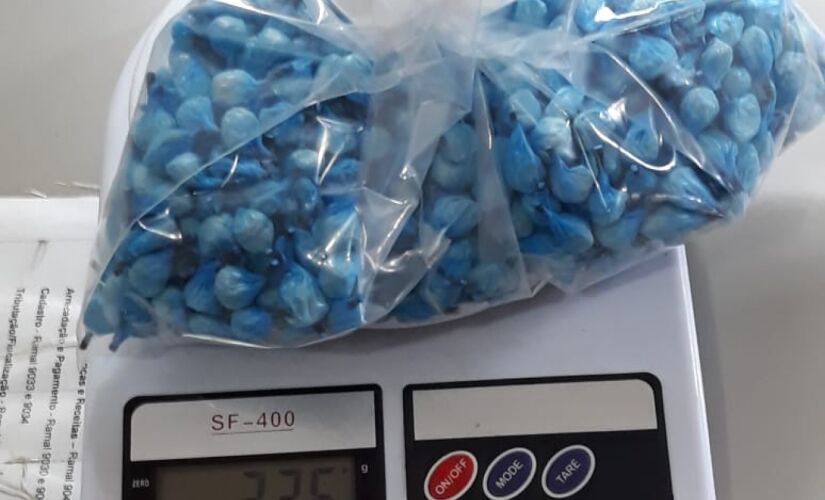 Foram apreendidos pela Guarda Civil Municipal de Porto Feliz 12 pacotes com 70 porções de crack, totalizando 840 porções da droga
