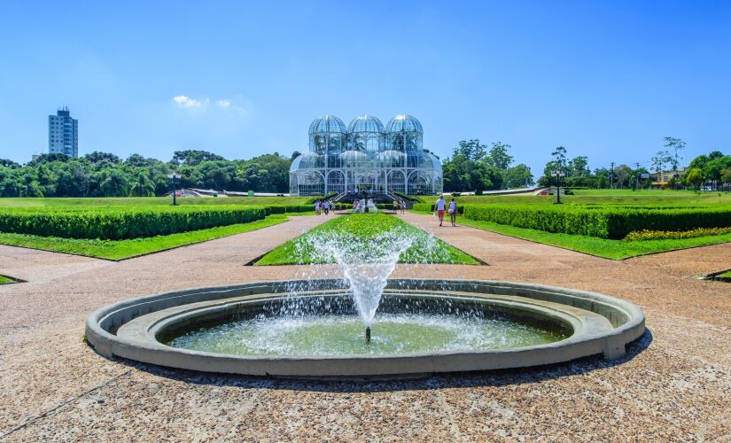 O Jardim Botânico é um dos pontos turísticos mais visitados de Curitiba