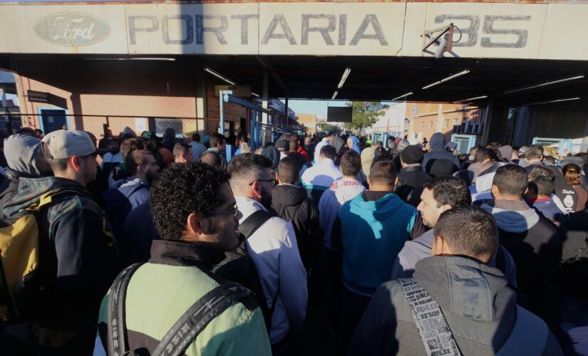 Funcionários da fábrica da Ford em São Bernardo do Campo protestaram em frente à unidade na manhã desta quarta-feira 