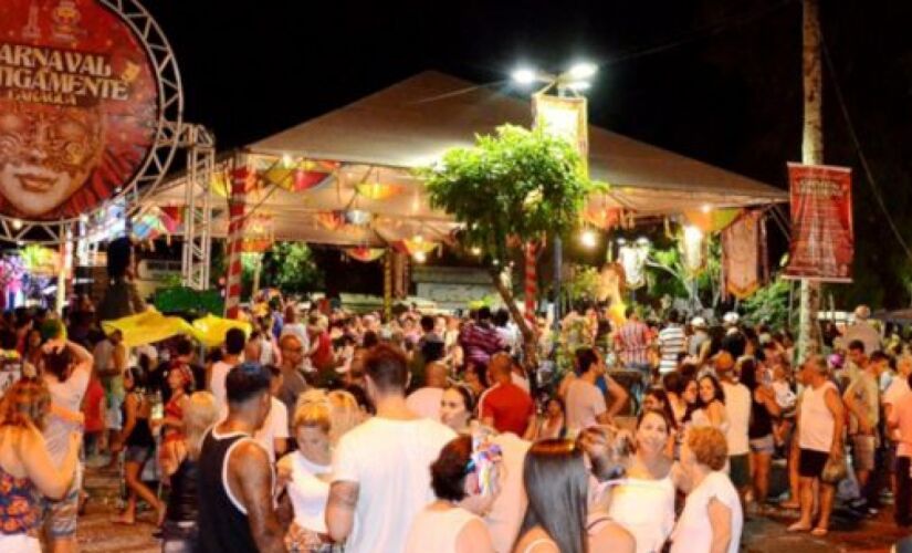 Os abadás custam R$ 20 e podem ser adquiridos na sede do Fundo Social do município