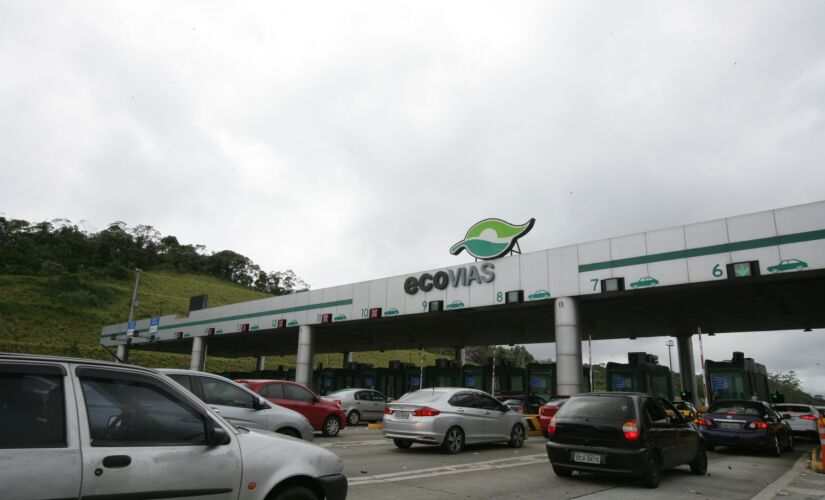 As rodovias Imigrantes e Anchieta são a principal ligação entre a região metropolitana e o Litoral