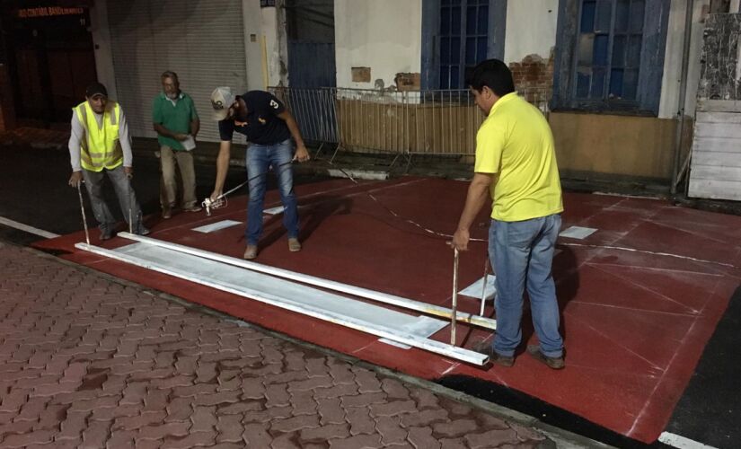 Revitalização da Praça Coronel Esmédio é finalizada com nova sinalização viária em Porto Feliz