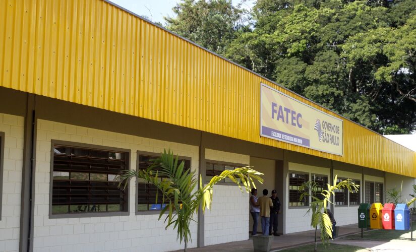 O Governador Jos&eacute; Serra inaugura Fatec Mogi Mirim