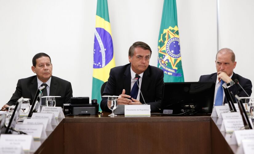 O presidente Jair Bolsonaro (PSL) publicou em sua conta oficial no Twitter um vídeo com conteúdo obsceno se referindo ao Carnaval