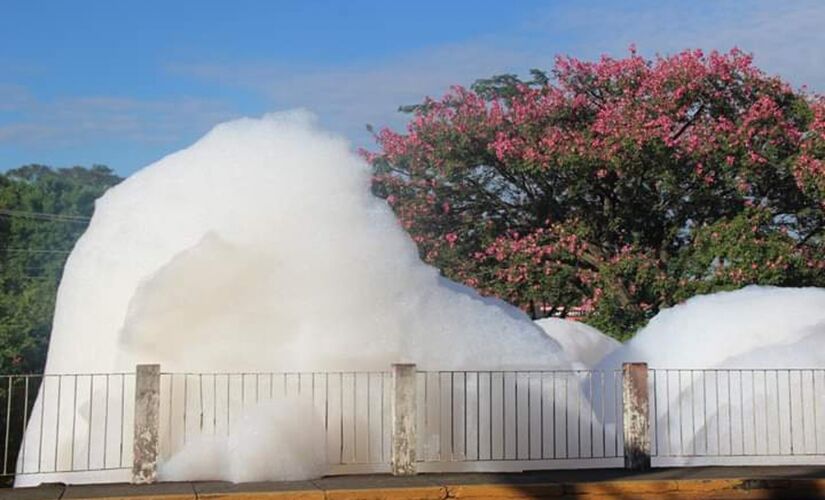 Amostras foram coletadas no Córrego do Ajudante, em Salto, para investigar quais substâncias químicas contaminaram a água
