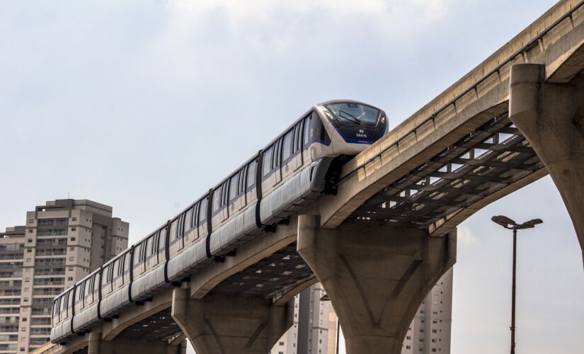A CCR deu a única proposta para a concessão da linha 15-prata; 
a linha tem um extenso histórico de falhas e atrasos 