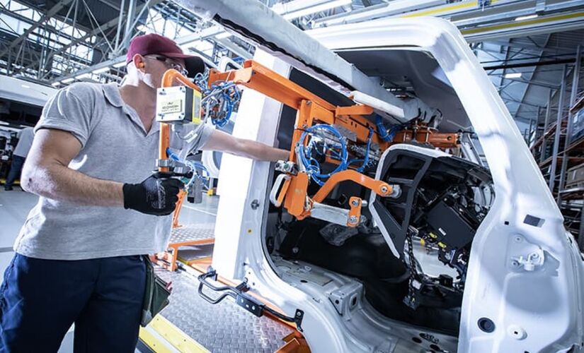 Mercedes-Benz retomou a  produção em São Bernardo após enchente atingir a fábrica no ABC 