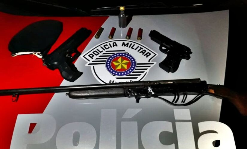 Suspeitos foram apreendidos no bairro Rolando Giuli na 2º feira 