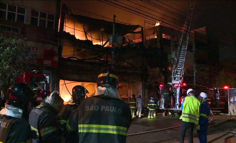 Vizinhos disseram que incêndio começou após uma explosão
