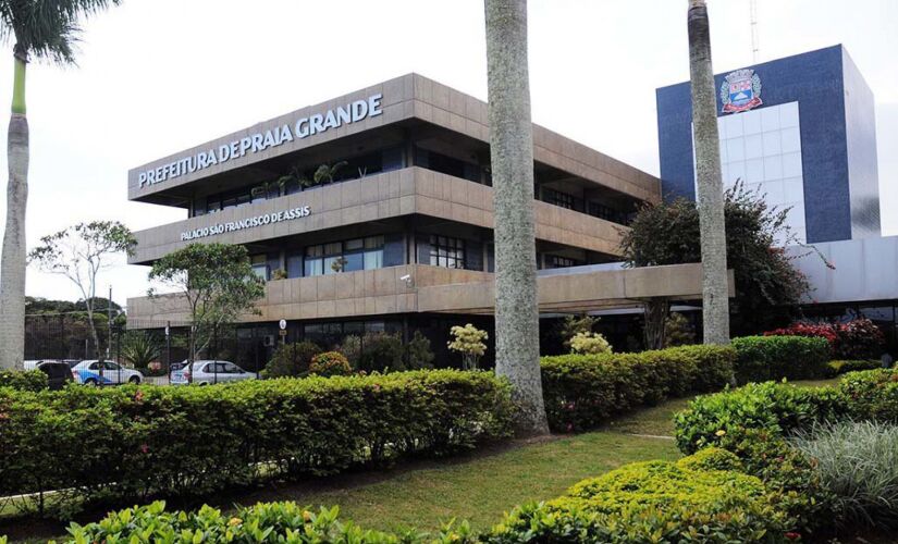 Para cadastro reserva, tem opções para os cargos de arquiteto, nutricionista, contador, programador de computador e várias funções