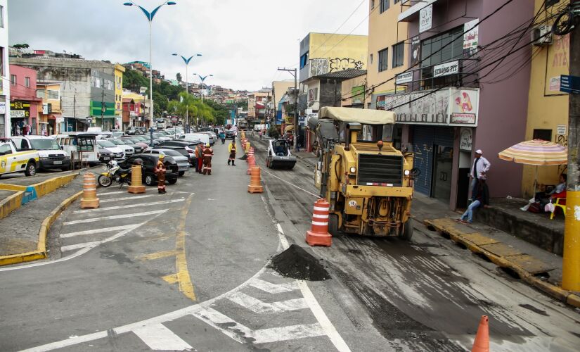 Segundo a prefeitura, cerca de 12 mil metros da avenida Fernando Fernandes passarão por obras 