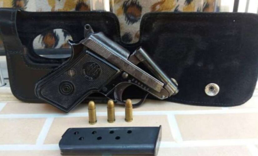 Uma pistola foi apreendida com o homem que manteve a mulher em cárcere privado, em Iperó 