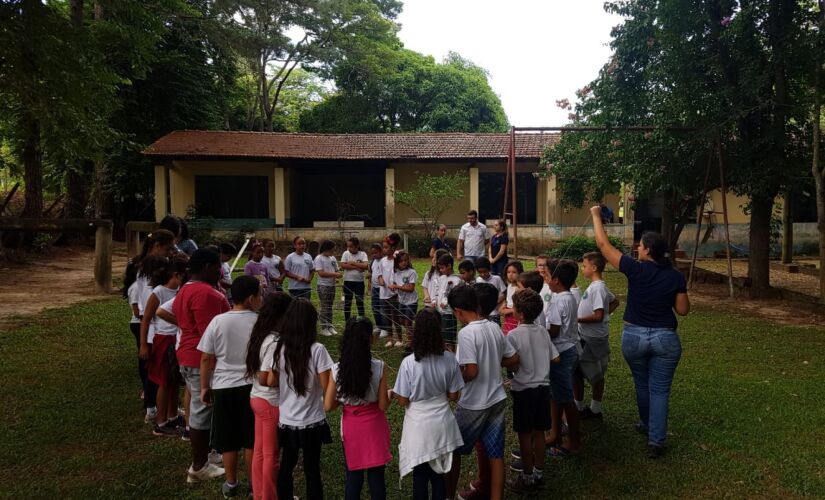 Alunos da rede municipal de ensino realizam visita monitorada ao Centro de Educação Ambiental